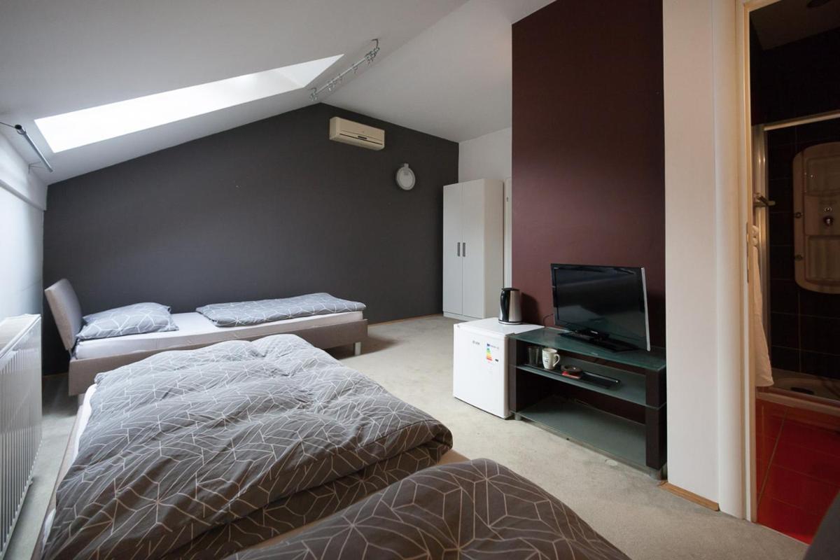 Centar W Hotel Osijek Buitenkant foto